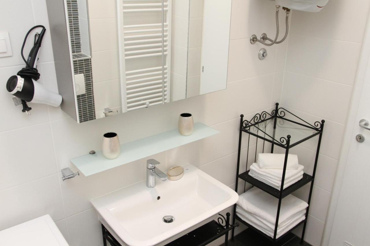 Apartment Biondic - Villa Sunce เซนญ์ ภายนอก รูปภาพ